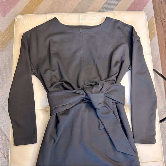 Modern Citizen Elegant Black Long Sleeve Dress - Picture 12 of 14